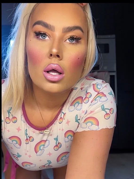 Blondiemakeupdoll – norsk OnlyFans-skaper