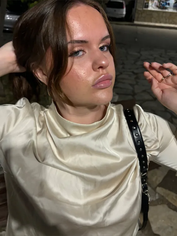 helly – norsk OnlyFans-skaper